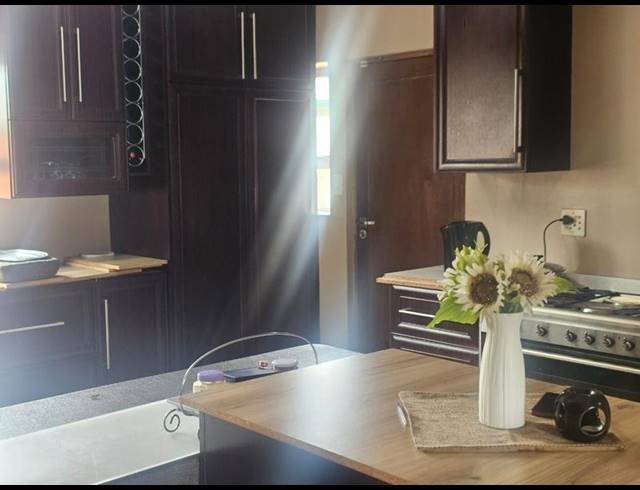 3 BEDROOM HOUSE FOR SALE IN ARBORETUM